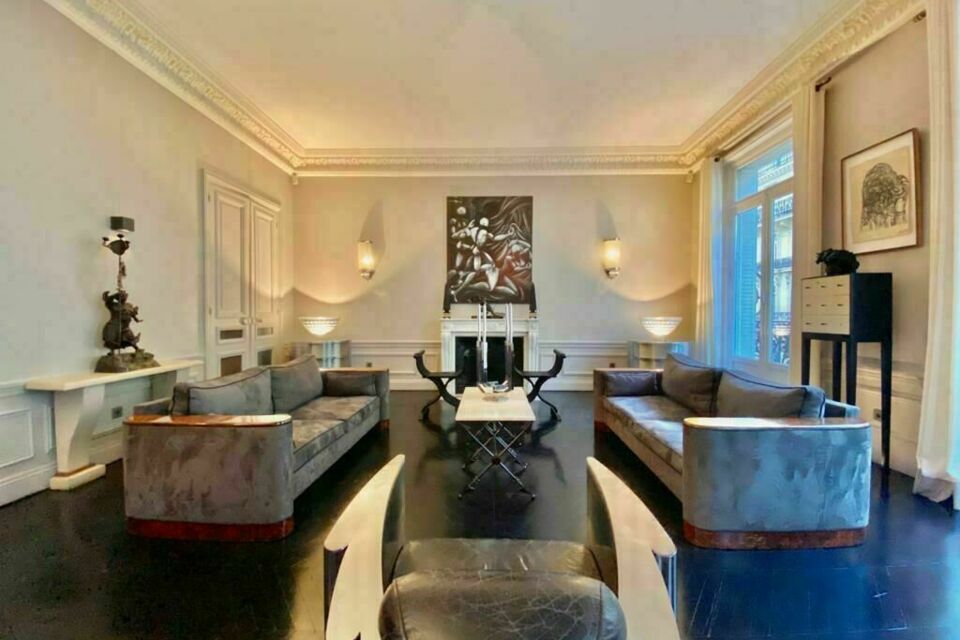 ABC Salles – DR - L’Appartement Le Loft Triangle d’Or Champs-Élysées séduit par son emplacement exceptionnel dans le Triangle d’Or et son élégance haussmannienne, offrant un cadre raffiné pour des événements haut de gamme au cœur de Paris.