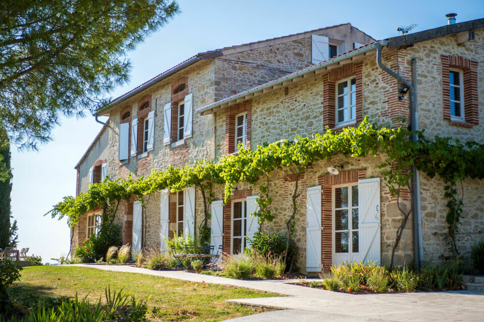   ABC Salles - DR -   Le Domaine de Vadel, à Veilhes dans le Tarn, offre un cadre champêtre et élégant, parfait pour un mariage bucolique mêlant nature, authenticité et atmosphère romantique au cœur de la campagne.