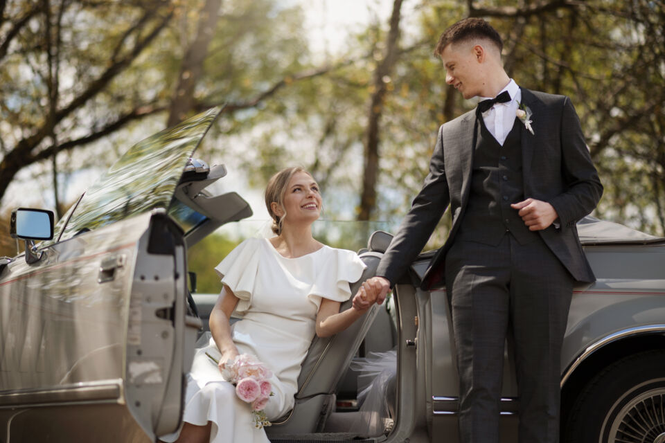 Magnific - Photo d'illustration - Choisir un lieu de mariage ne se résume plus au coup de cœur : accessibilité, transport et confort des invités sont devenus essentiels pour garantir une réception réussie.