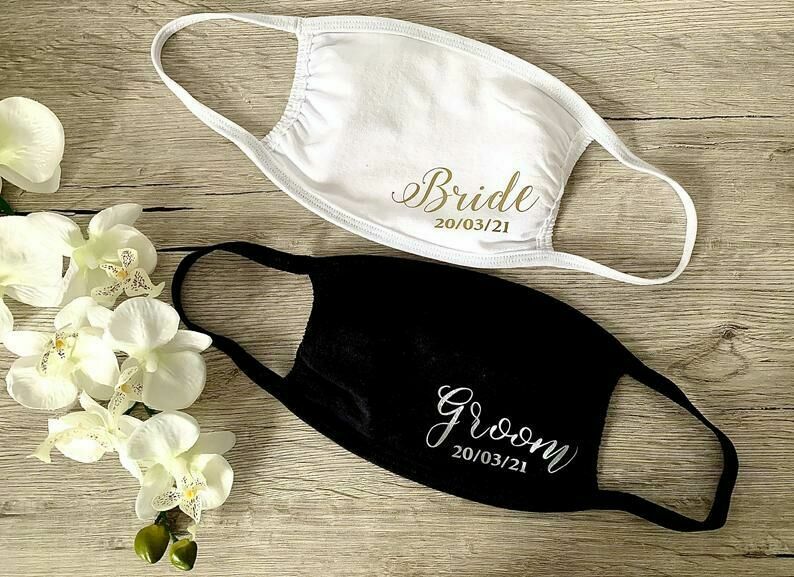 Etsy - Masques noir et blanc personnalisés pour un mariage, à décliner à l'infini pour votre anniversaire. De l'originalité à vous couper le souffle (littéralement) !