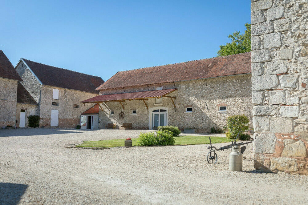 ABC Salles - Le pays briard regorge de demeures dont le caractère authentique en fait des lieux particulièrement à propos pour des repas nuptiaux développés autour de la thématique champêtre.