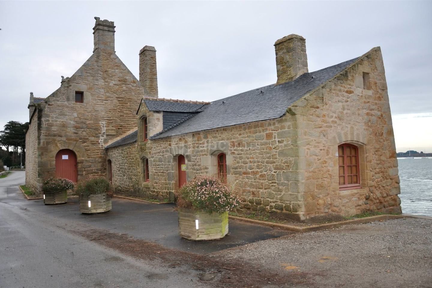 La Maison du Port et le Moulin de Pencastel Arzon Animation