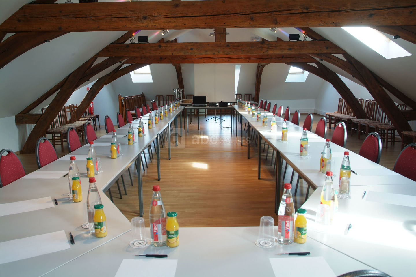 Salle du Cellier A Grains et Salle des Petites Fermettes