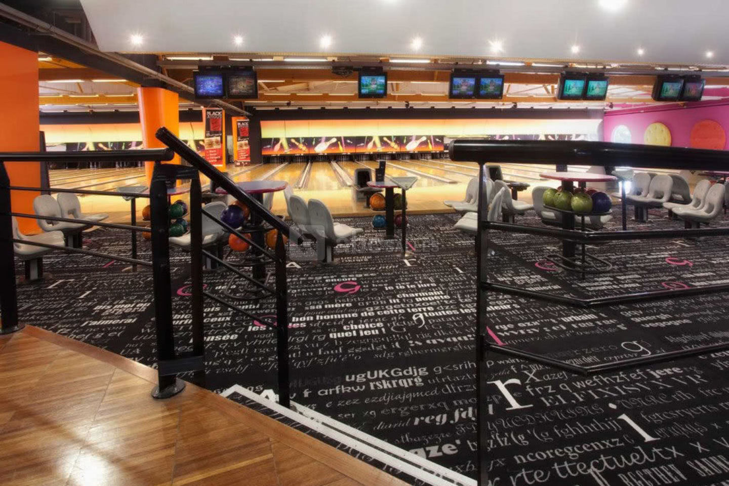 Bowl Center