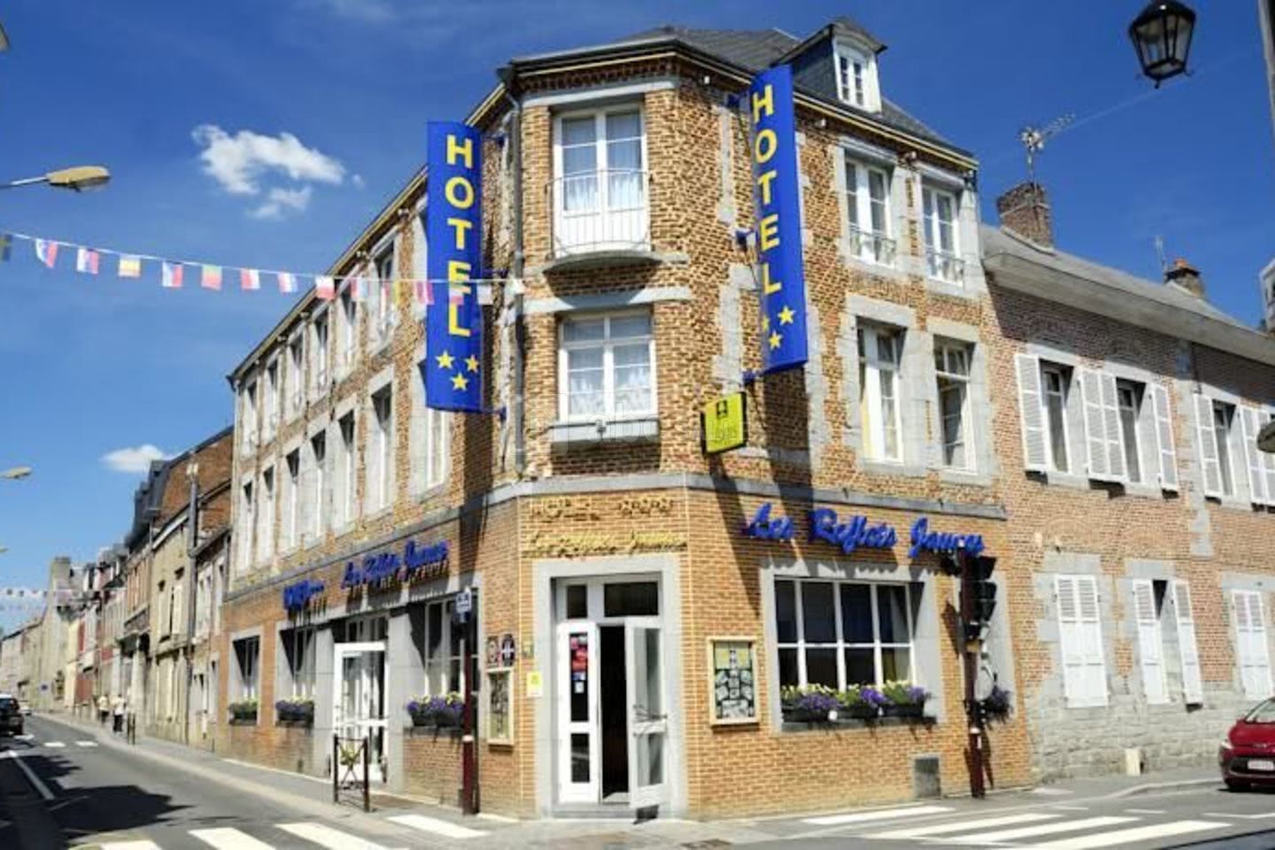 Hôtel les Reflets Jaunes