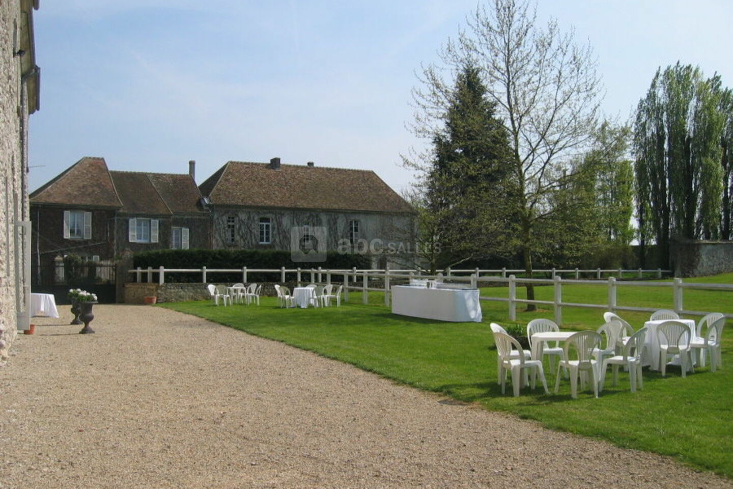 La Grange Aux Dimes