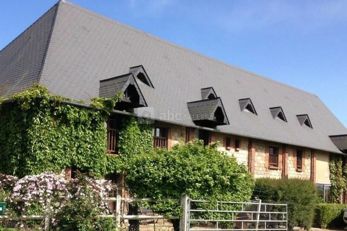 Gite De La Foret Saint Ouen Du Tilleul Le Gîte de la Forêt - ABC Salles