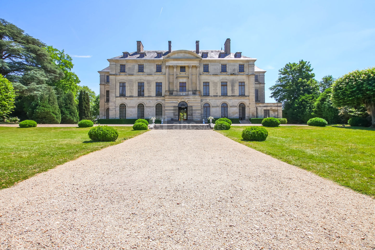 Chateau de montgobert 02