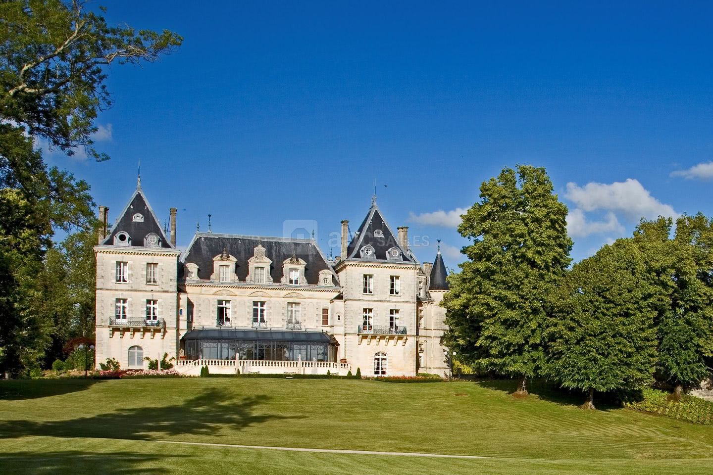 Château de Mirambeau  ABC Salles