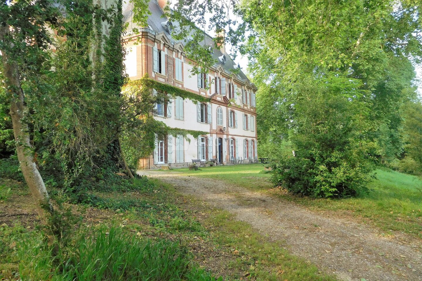 Chateau Saint Marcel Abc Salles