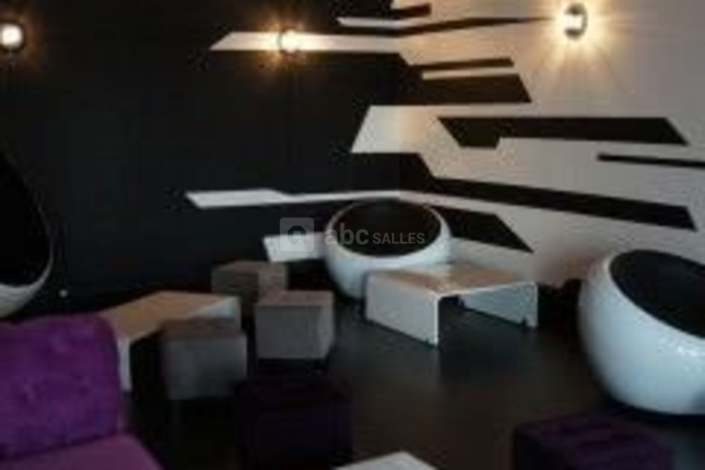 Cocktail Lounge