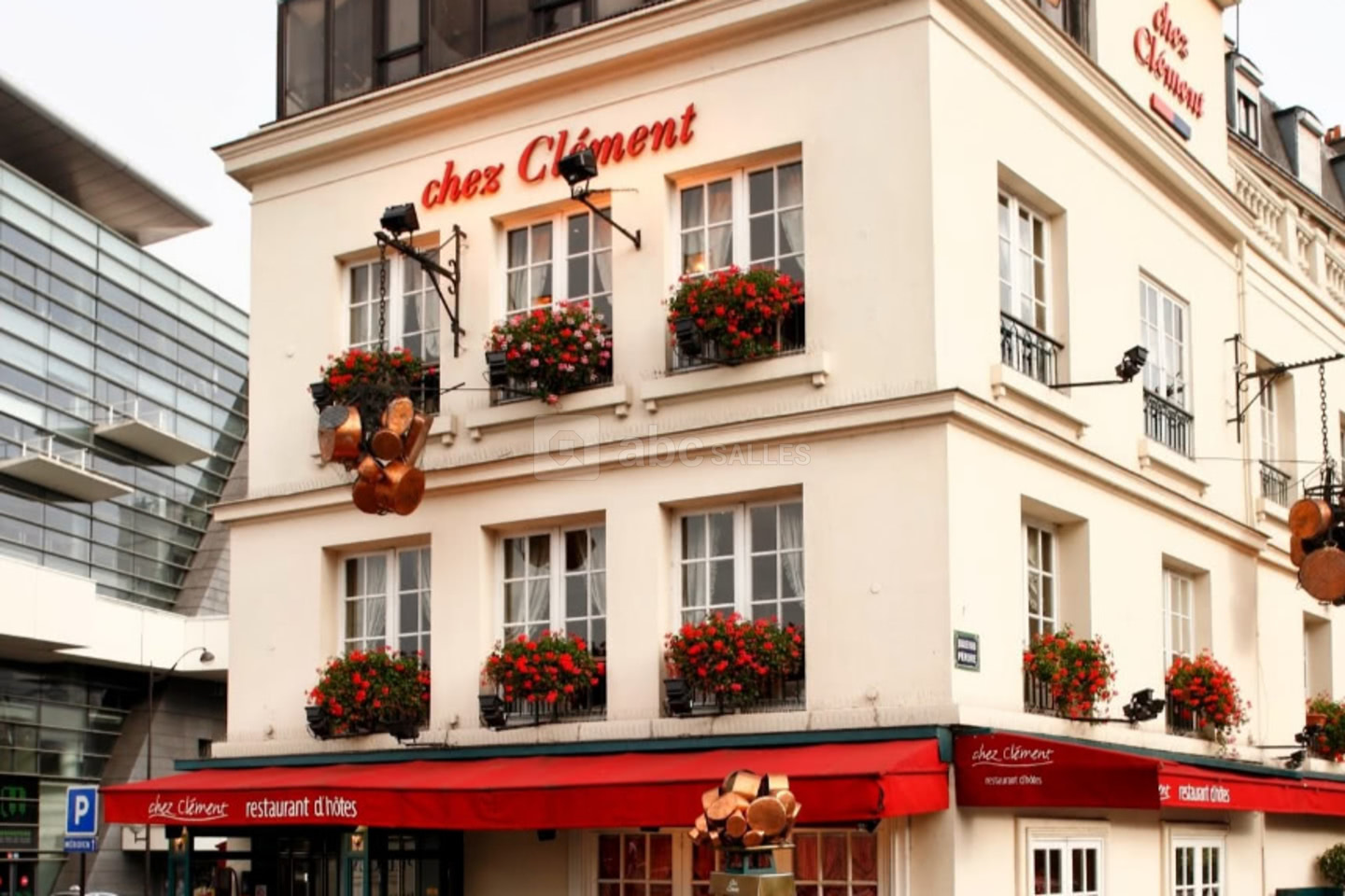 Chez Clément Porte Maillot