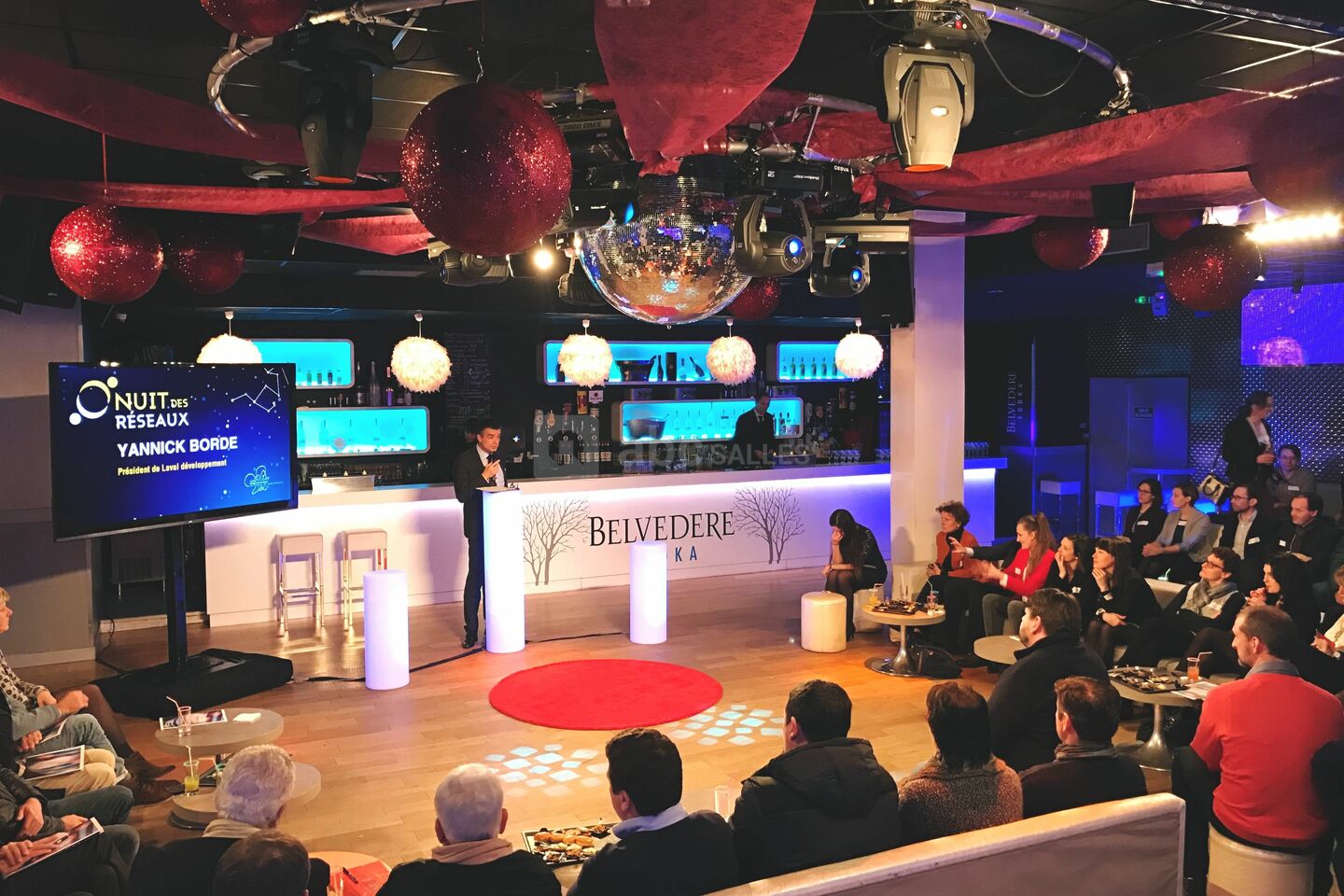 Deluxe Club Laval