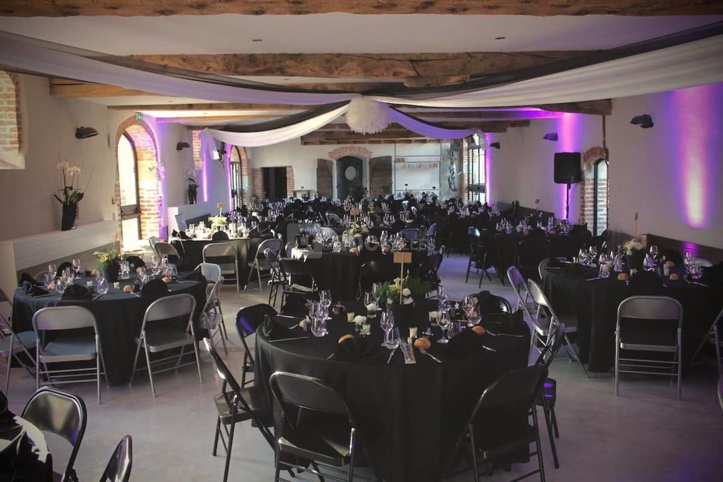 La Cour Du Domaine Mornand En Forez