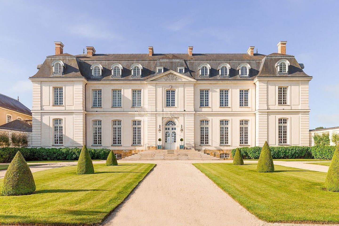 Chateau Du Grand Luce 44 