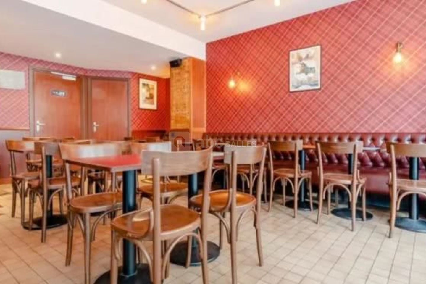 63 Rue Des Cloys 75018 Paris