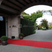 Entrée principale des salons CORTINA
