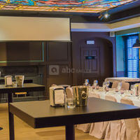Salon Sèvres, réunion professionnelle ou en location privée avec repas inclus.