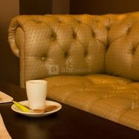 Café sur canapé