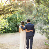 Photo de couple dans les jardins du Domaine - Photo by Lena G Photography