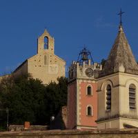 Les trois clochers du village de vénéjan