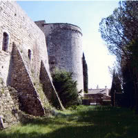 Donjoun et contreforts