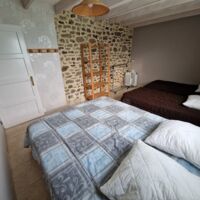 Chambre pour 4 dans petit gîte