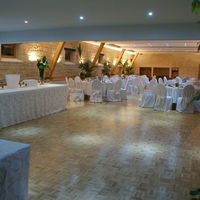 Salle avec buffets