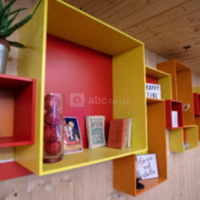 Une décoration qui évoque curiosité et souvenirs