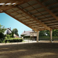Manège couvert outdoor activity