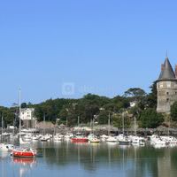 Le vieux port et son château