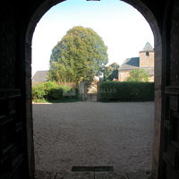 La cour d'honneur vue de l'escalier