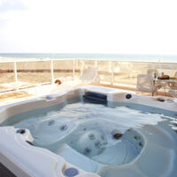 JACUZZI DE LA SUITE PRESTIGE FACE MER