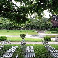 Sous les tilleuls