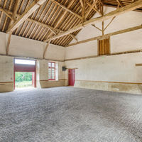 Dans les écuries, salle du grand manège