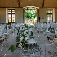 Dans les écuries salle du grand manège