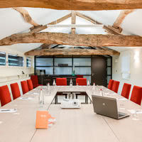 Salle de séminaire en U