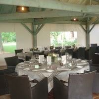Diner de gala sous la terrasse