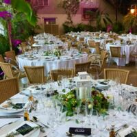 Diner assis pour un mariage