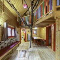 Intérieur manoir dans les arbres