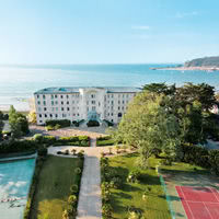 Vue oblique de l'hotel
