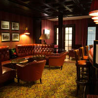 Salon Bar