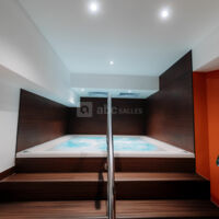 Jacuzzi