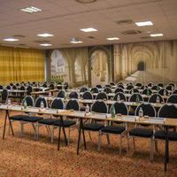 Salon de 165 m² en Classe
