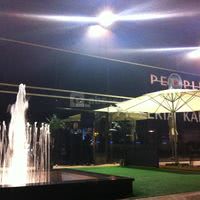 Le People Café