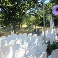 Mariage rangées terrasse fleurs