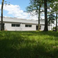 Espace bretagne, côté bois et terrasse.