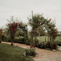 Allée des rosiers