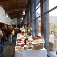 Buffet dans les pas perdus