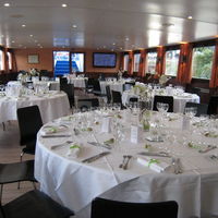 Bateau signac grand salon en repas servi